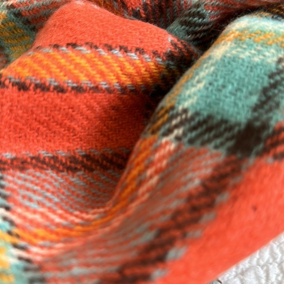 Beautiful wrap scarf, 77”long, 24”wide, 100% acrylic, smoke-free home, Beautiful - Picture 3 of 8